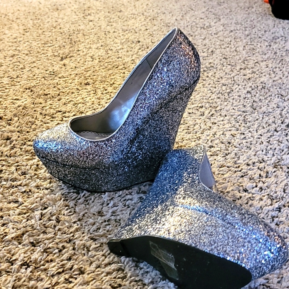 Sparkle wedge heels